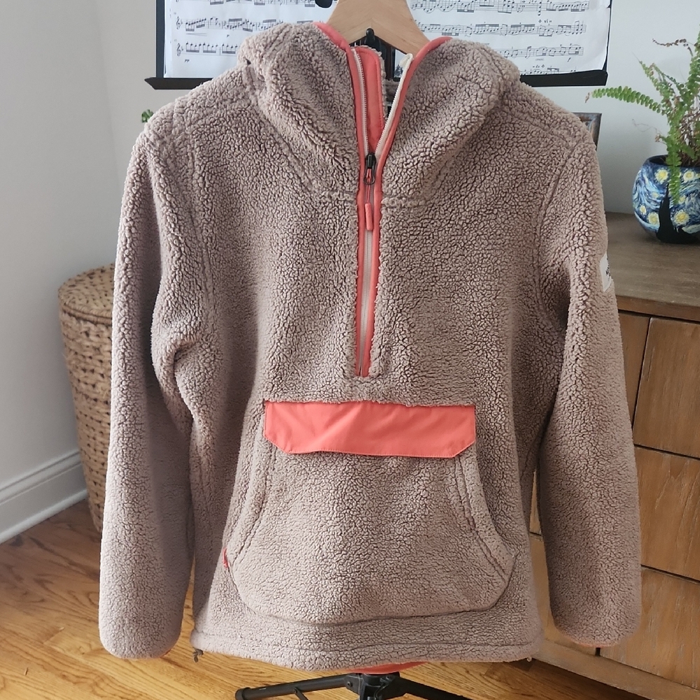 North Face Campshire Pullover Hoodie